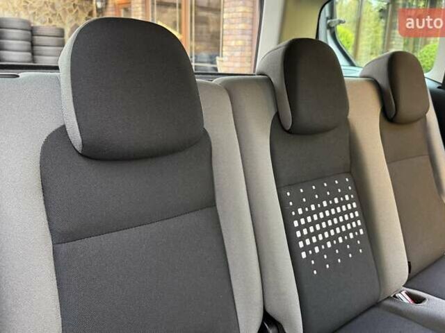 Серый Ситроен Берлинго, объемом двигателя 1.6 л и пробегом 153 тыс. км за 10950 $, фото 45 на Automoto.ua