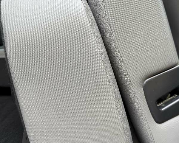 Серый Ситроен Берлинго, объемом двигателя 1.6 л и пробегом 153 тыс. км за 10950 $, фото 98 на Automoto.ua