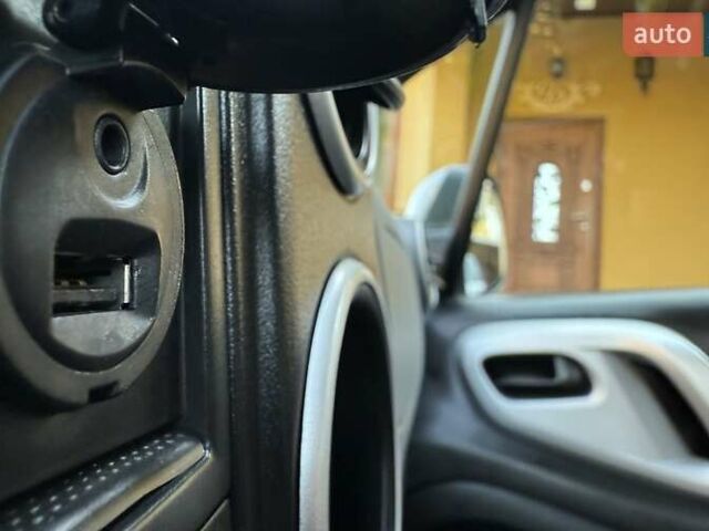 Серый Ситроен Берлинго, объемом двигателя 1.6 л и пробегом 153 тыс. км за 10950 $, фото 67 на Automoto.ua