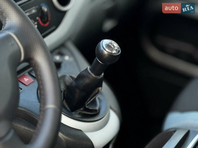 Серый Ситроен Берлинго, объемом двигателя 1.6 л и пробегом 206 тыс. км за 9700 $, фото 37 на Automoto.ua