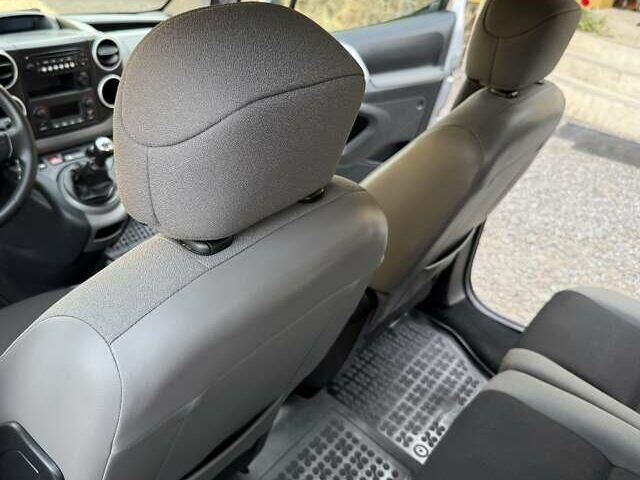 Серый Ситроен Берлинго, объемом двигателя 1.6 л и пробегом 153 тыс. км за 10950 $, фото 40 на Automoto.ua