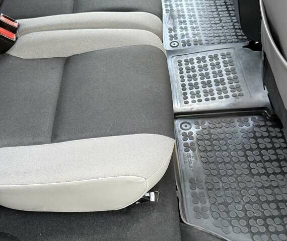 Серый Ситроен Берлинго, объемом двигателя 1.6 л и пробегом 153 тыс. км за 10950 $, фото 44 на Automoto.ua