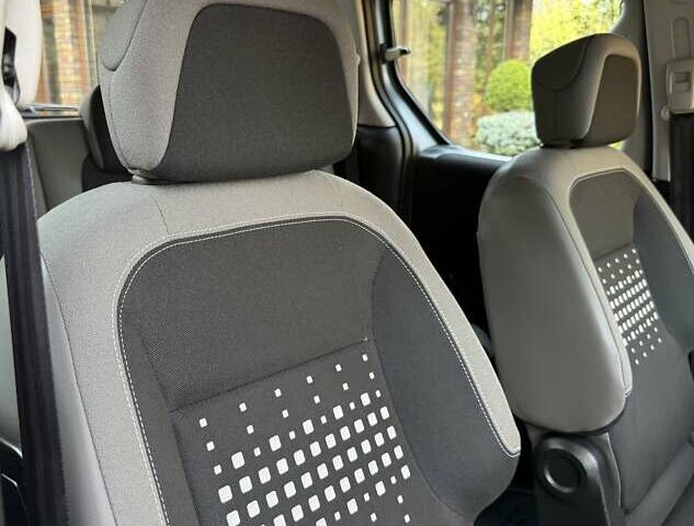 Серый Ситроен Берлинго, объемом двигателя 1.6 л и пробегом 153 тыс. км за 10950 $, фото 105 на Automoto.ua