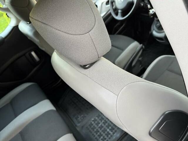 Серый Ситроен Берлинго, объемом двигателя 1.6 л и пробегом 153 тыс. км за 10950 $, фото 99 на Automoto.ua