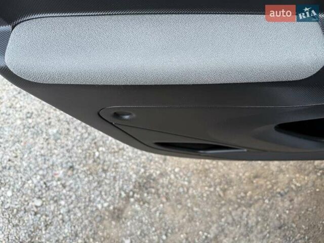 Серый Ситроен Берлинго, объемом двигателя 1.6 л и пробегом 153 тыс. км за 10950 $, фото 52 на Automoto.ua