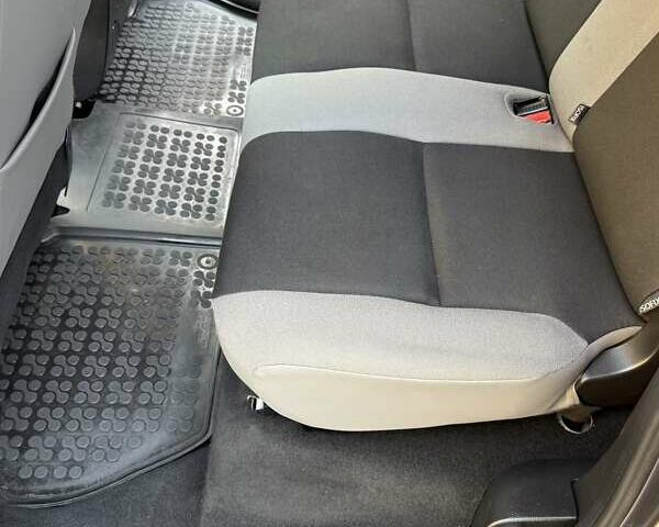 Серый Ситроен Берлинго, объемом двигателя 1.6 л и пробегом 153 тыс. км за 10950 $, фото 38 на Automoto.ua