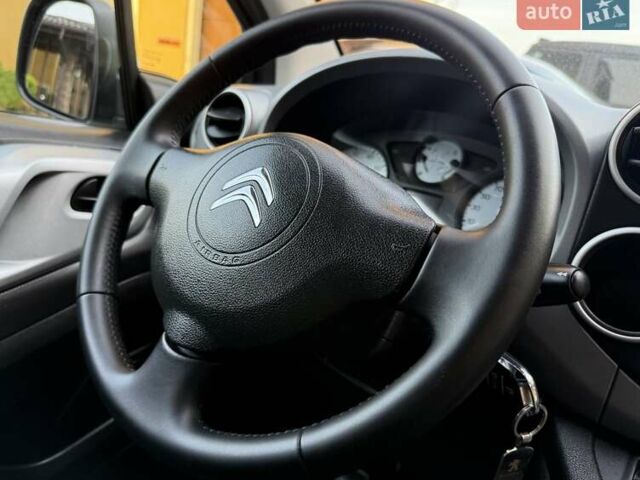 Серый Ситроен Берлинго, объемом двигателя 1.6 л и пробегом 153 тыс. км за 10950 $, фото 108 на Automoto.ua