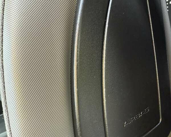 Серый Ситроен Берлинго, объемом двигателя 1.6 л и пробегом 153 тыс. км за 10950 $, фото 75 на Automoto.ua