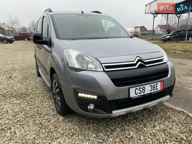 Серый Ситроен Берлинго, объемом двигателя 1.6 л и пробегом 239 тыс. км за 10900 $, фото 1 на Automoto.ua