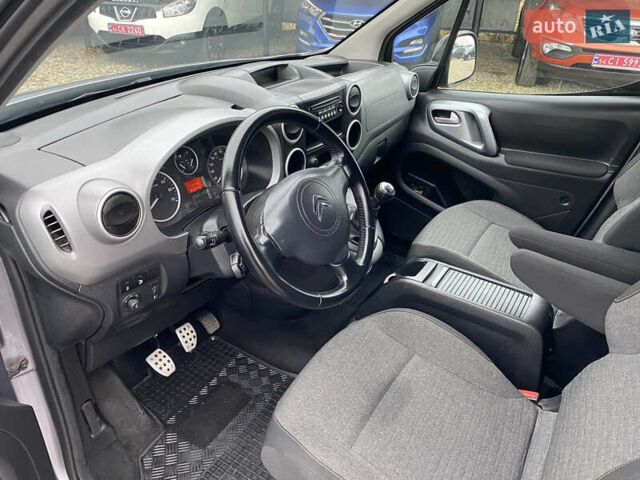 Серый Ситроен Берлинго, объемом двигателя 1.6 л и пробегом 239 тыс. км за 10900 $, фото 19 на Automoto.ua