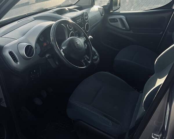 Сірий Сітроен Берлінго, об'ємом двигуна 1.6 л та пробігом 213 тис. км за 11000 $, фото 10 на Automoto.ua