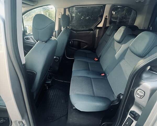 Сірий Сітроен Берлінго, об'ємом двигуна 1.6 л та пробігом 213 тис. км за 11000 $, фото 13 на Automoto.ua