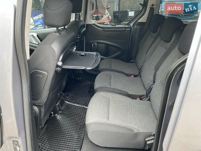 Серый Ситроен Берлинго, объемом двигателя 1.6 л и пробегом 239 тыс. км за 10900 $, фото 21 на Automoto.ua