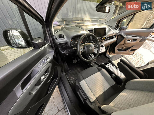 Серый Ситроен Берлинго, объемом двигателя 1.5 л и пробегом 161 тыс. км за 16225 $, фото 26 на Automoto.ua
