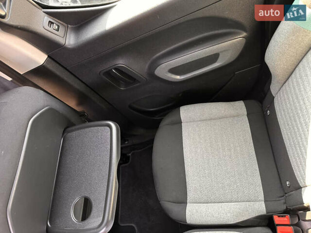 Серый Ситроен Берлинго, объемом двигателя 1.5 л и пробегом 161 тыс. км за 16225 $, фото 22 на Automoto.ua