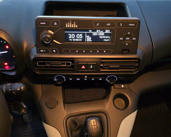 Серый Ситроен Берлинго, объемом двигателя 1.6 л и пробегом 93 тыс. км за 19999 $, фото 11 на Automoto.ua