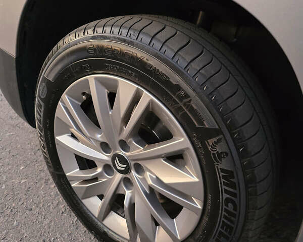 Серый Ситроен Берлинго, объемом двигателя 1.6 л и пробегом 93 тыс. км за 19999 $, фото 21 на Automoto.ua