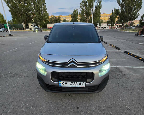 Серый Ситроен Берлинго, объемом двигателя 1.6 л и пробегом 93 тыс. км за 19999 $, фото 31 на Automoto.ua