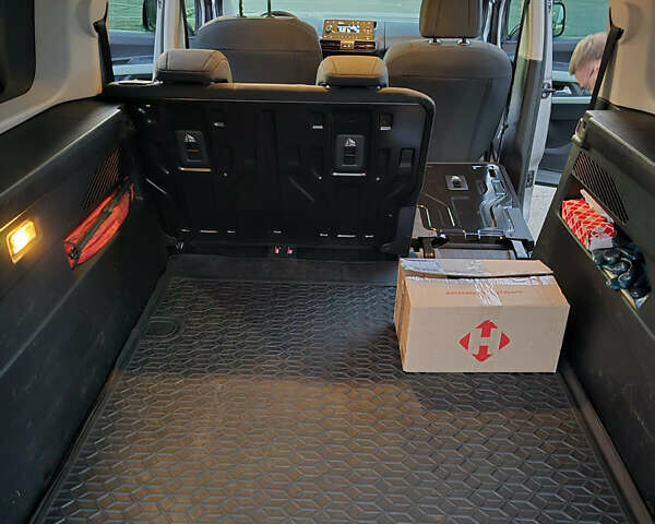 Серый Ситроен Берлинго, объемом двигателя 1.6 л и пробегом 93 тыс. км за 19999 $, фото 17 на Automoto.ua