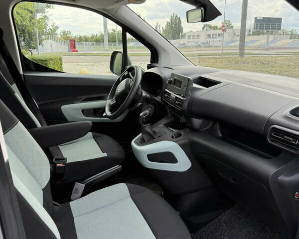 Серый Ситроен Берлинго, объемом двигателя 1.56 л и пробегом 27 тыс. км за 20999 $, фото 14 на Automoto.ua