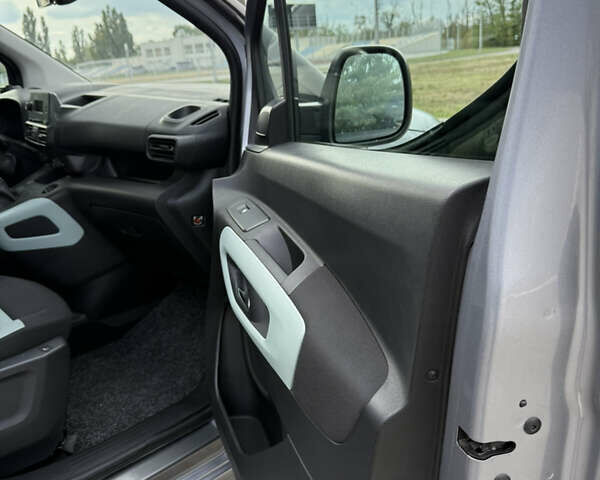 Серый Ситроен Берлинго, объемом двигателя 1.56 л и пробегом 27 тыс. км за 20999 $, фото 15 на Automoto.ua