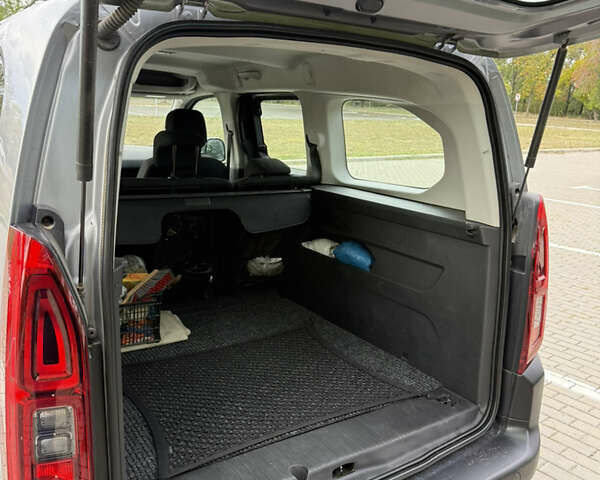 Серый Ситроен Берлинго, объемом двигателя 1.56 л и пробегом 27 тыс. км за 20999 $, фото 23 на Automoto.ua