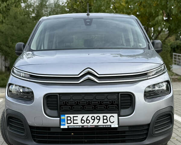 Серый Ситроен Берлинго, объемом двигателя 1.56 л и пробегом 27 тыс. км за 20999 $, фото 3 на Automoto.ua