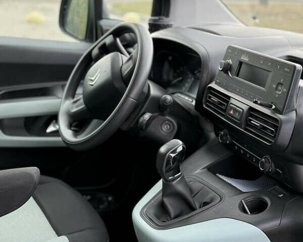 Серый Ситроен Берлинго, объемом двигателя 1.56 л и пробегом 27 тыс. км за 20999 $, фото 13 на Automoto.ua