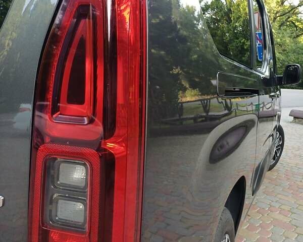 Сірий Сітроен Берлінго, об'ємом двигуна 1.5 л та пробігом 146 тис. км за 17600 $, фото 23 на Automoto.ua