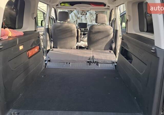 Сірий Сітроен Берлінго, об'ємом двигуна 1.5 л та пробігом 40 тис. км за 20383 $, фото 5 на Automoto.ua