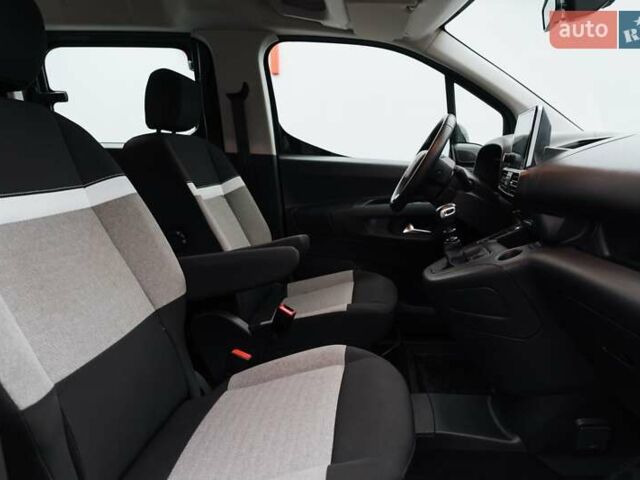 Сірий Сітроен Берлінго, об'ємом двигуна 1.5 л та пробігом 27 тис. км за 23589 $, фото 11 на Automoto.ua