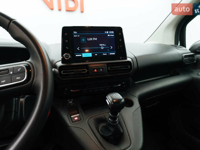 Сірий Сітроен Берлінго, об'ємом двигуна 1.5 л та пробігом 27 тис. км за 23589 $, фото 14 на Automoto.ua