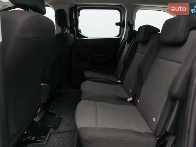 Серый Ситроен Берлинго, объемом двигателя 1.5 л и пробегом 28 тыс. км за 23341 $, фото 8 на Automoto.ua