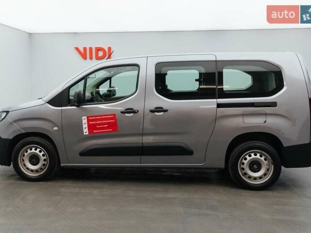 Серый Ситроен Берлинго, объемом двигателя 1.5 л и пробегом 28 тыс. км за 23341 $, фото 5 на Automoto.ua