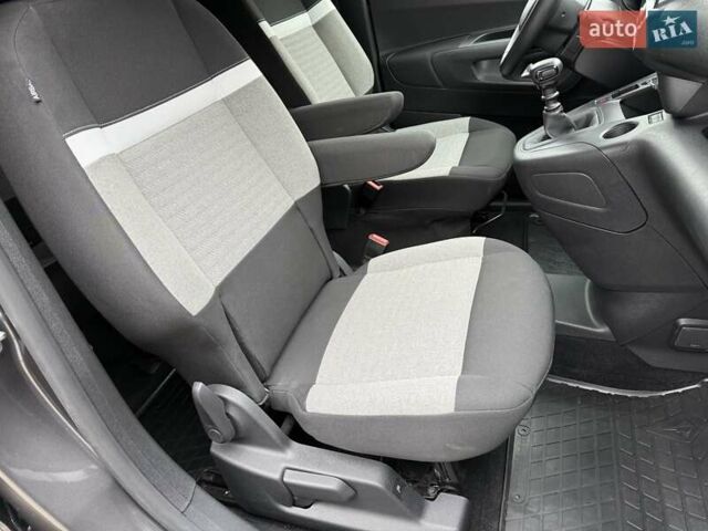 Сірий Сітроен Берлінго, об'ємом двигуна 1.5 л та пробігом 44 тис. км за 23500 $, фото 38 на Automoto.ua