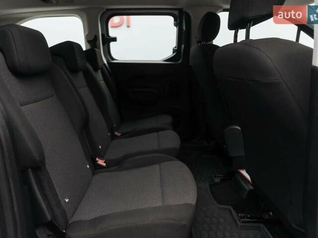 Серый Ситроен Берлинго, объемом двигателя 1.5 л и пробегом 28 тыс. км за 23341 $, фото 10 на Automoto.ua