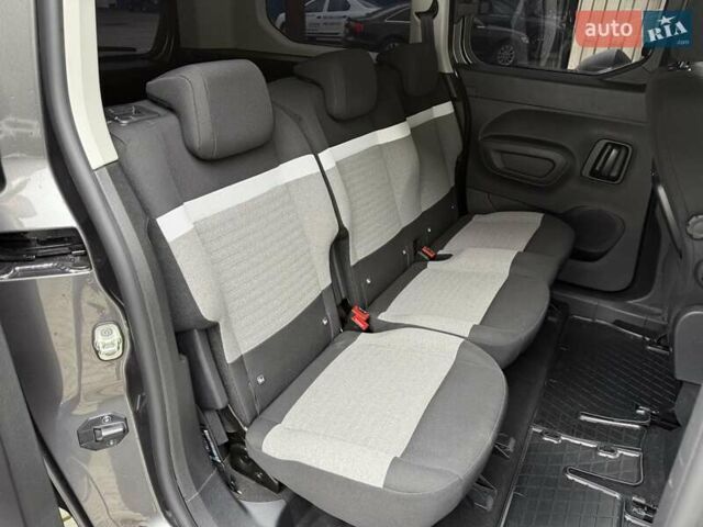 Сірий Сітроен Берлінго, об'ємом двигуна 1.5 л та пробігом 44 тис. км за 23500 $, фото 45 на Automoto.ua