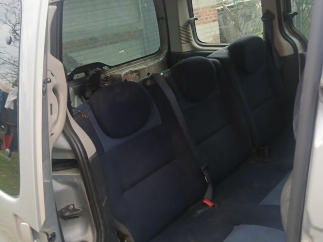 Серый Ситроен Берлинго, объемом двигателя 2 л и пробегом 350 тыс. км за 1250 $, фото 8 на Automoto.ua