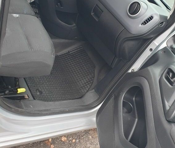 Сірий Сітроен Берлінго, об'ємом двигуна 0 л та пробігом 330 тис. км за 5600 $, фото 7 на Automoto.ua