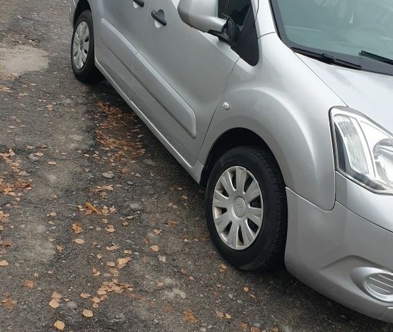 Сірий Сітроен Берлінго, об'ємом двигуна 0 л та пробігом 330 тис. км за 5600 $, фото 2 на Automoto.ua