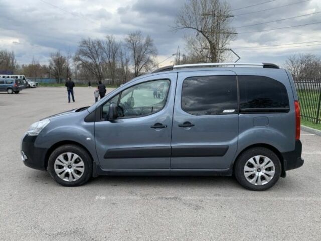 Серый Ситроен Берлинго, объемом двигателя 1.6 л и пробегом 250 тыс. км за 7500 $, фото 3 на Automoto.ua