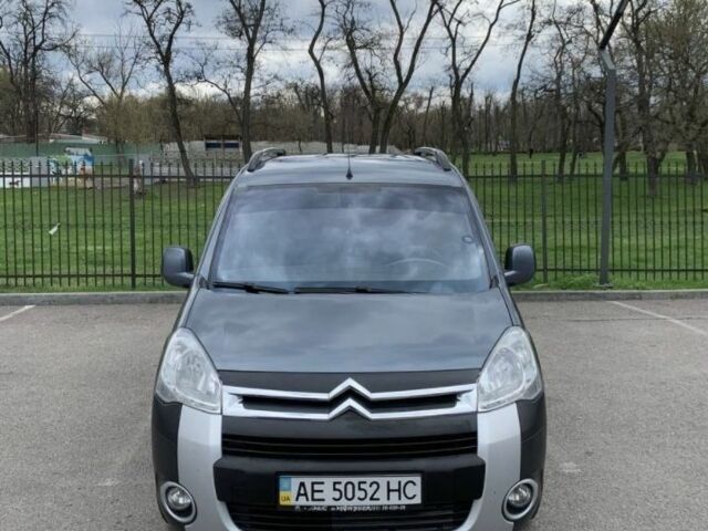 Серый Ситроен Берлинго, объемом двигателя 1.6 л и пробегом 250 тыс. км за 7500 $, фото 1 на Automoto.ua