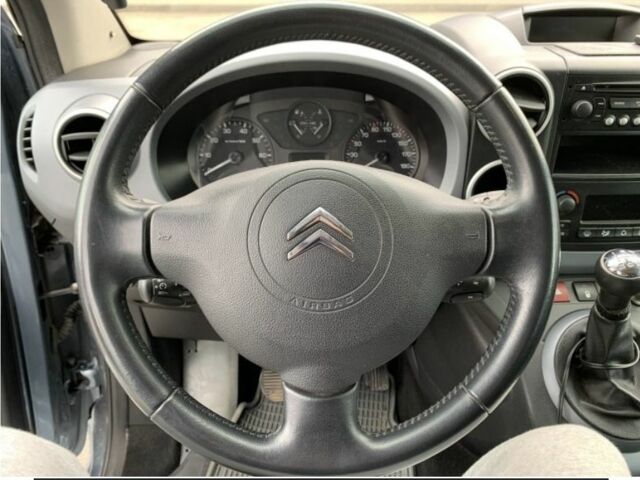 Серый Ситроен Берлинго, объемом двигателя 1.6 л и пробегом 250 тыс. км за 7500 $, фото 7 на Automoto.ua