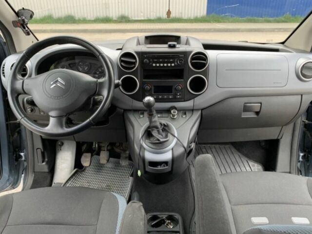 Серый Ситроен Берлинго, объемом двигателя 1.6 л и пробегом 250 тыс. км за 7500 $, фото 6 на Automoto.ua