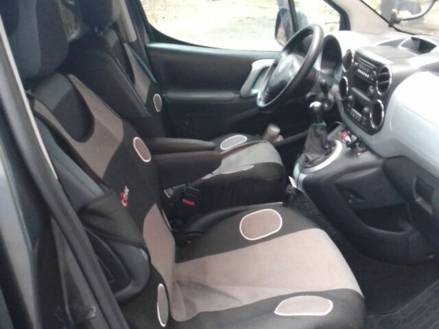 Серый Ситроен Берлинго, объемом двигателя 1.6 л и пробегом 260 тыс. км за 8000 $, фото 5 на Automoto.ua