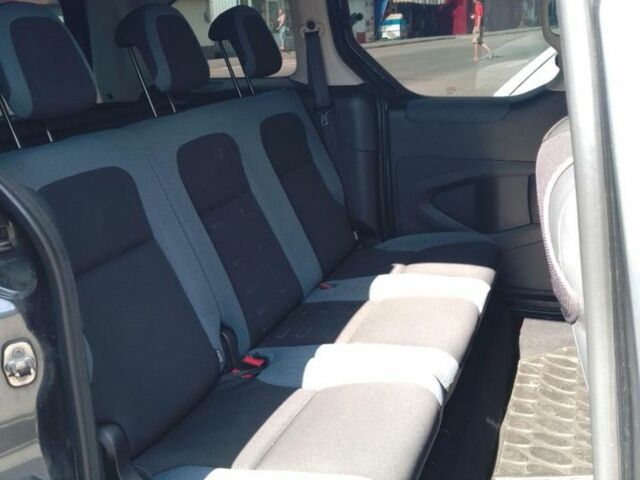 Серый Ситроен Берлинго, объемом двигателя 1.6 л и пробегом 260 тыс. км за 8000 $, фото 6 на Automoto.ua