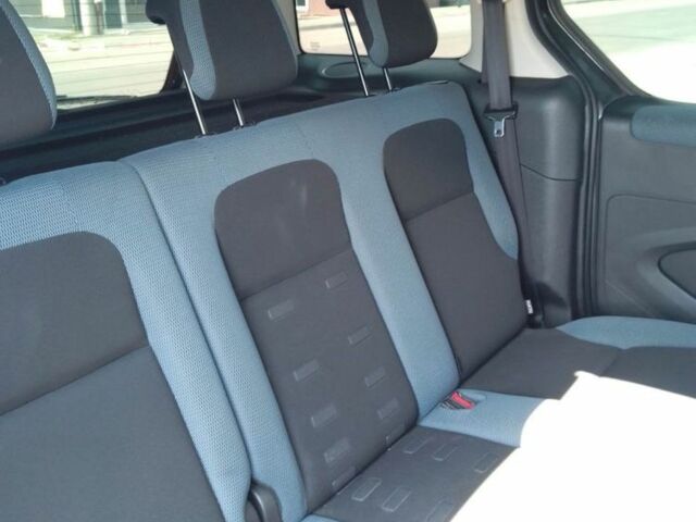 Серый Ситроен Берлинго, объемом двигателя 1.6 л и пробегом 260 тыс. км за 8000 $, фото 7 на Automoto.ua