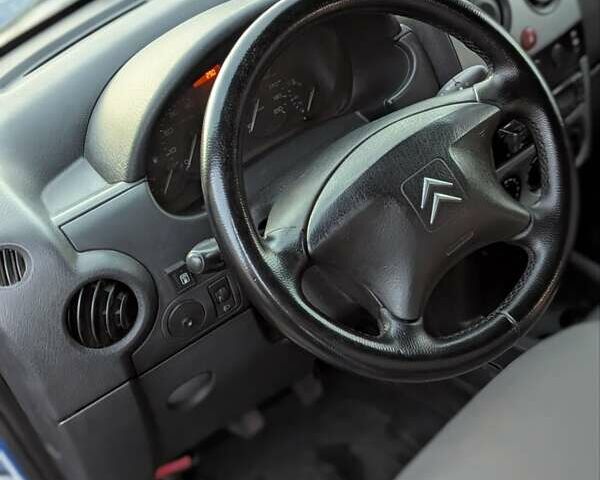 Синій Сітроен Берлінго, об'ємом двигуна 1.36 л та пробігом 300 тис. км за 2800 $, фото 10 на Automoto.ua