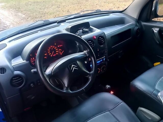 Синий Ситроен Берлинго, объемом двигателя 1.6 л и пробегом 283 тыс. км за 2250 $, фото 4 на Automoto.ua