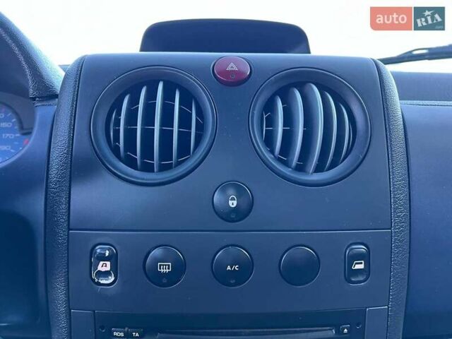 Синій Сітроен Берлінго, об'ємом двигуна 1.4 л та пробігом 203 тис. км за 4190 $, фото 24 на Automoto.ua